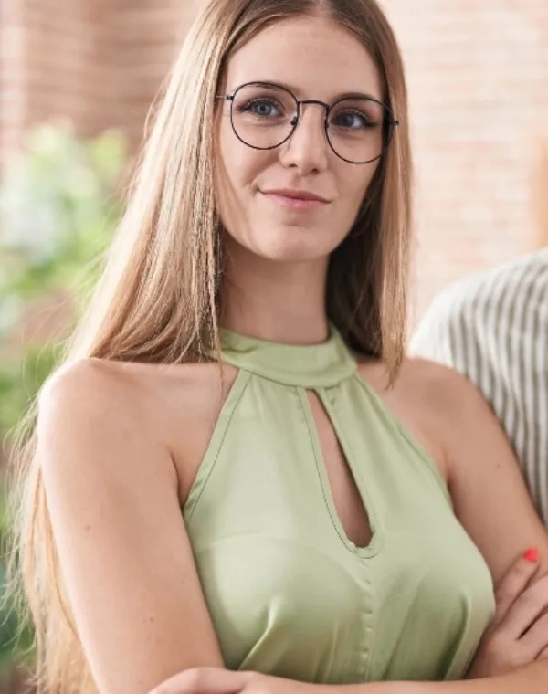 Giulia Vinci, Paghe & contratti